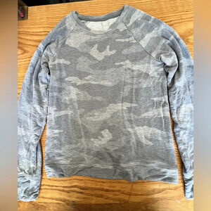 Athleta Girl Girls 14 Long Sleeve Gray Camo Pullover Top Crossover Back‎
